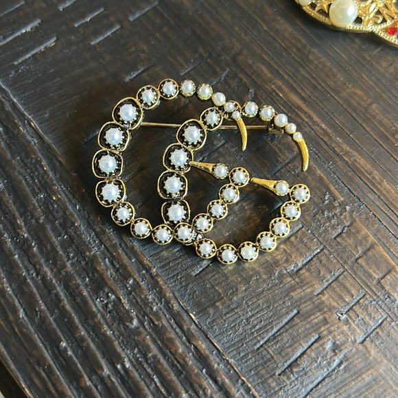 Mixed Pin lot project pieces Gucci , CC - Picture 3 of 3